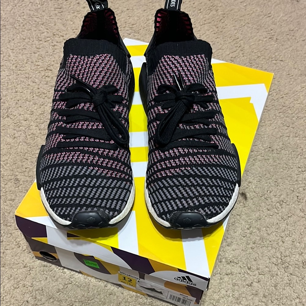 Adidas NMD_R1 PrimeKnit Sneakers